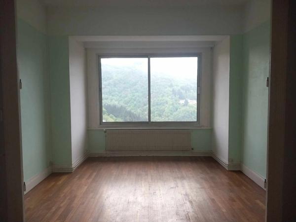 🏡 Appartement 3 pièces – Terrasse avec vue exceptionnelle – Thiers – 69 000 €