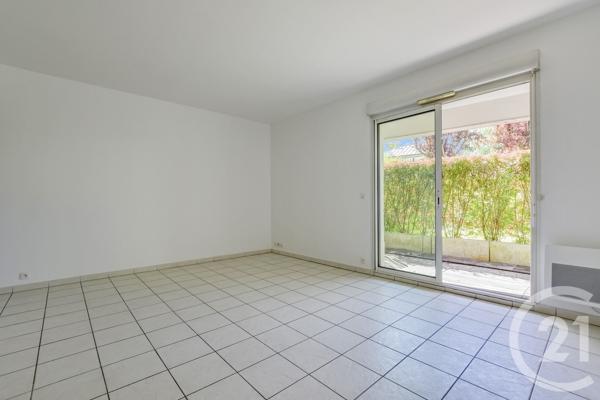 Appartement F2 à vendre  2 pièces - 43 m 2   PARIS  - 75020