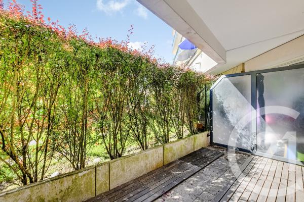 Appartement F2 à vendre  2 pièces - 43 m 2   PARIS  - 75020