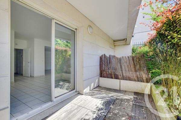 Appartement F2 à vendre  2 pièces - 43 m 2   PARIS  - 75020