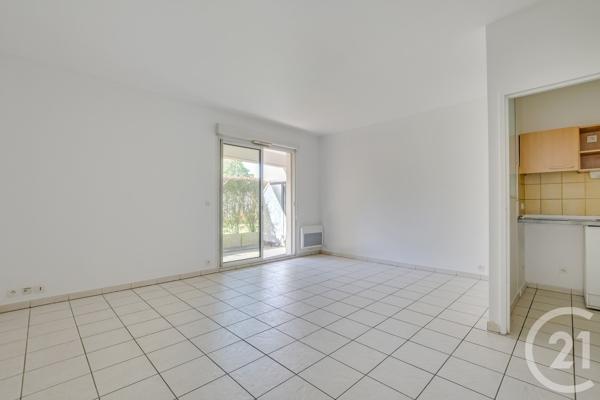 Appartement F2 à vendre  2 pièces - 43 m 2   PARIS  - 75020