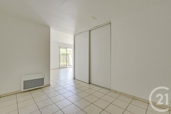 Appartement F2 à vendre  2 pièces - 43 m 2   PARIS  - 75020