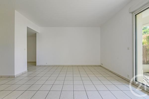 Appartement F2 à vendre  2 pièces - 43 m 2   PARIS  - 75020