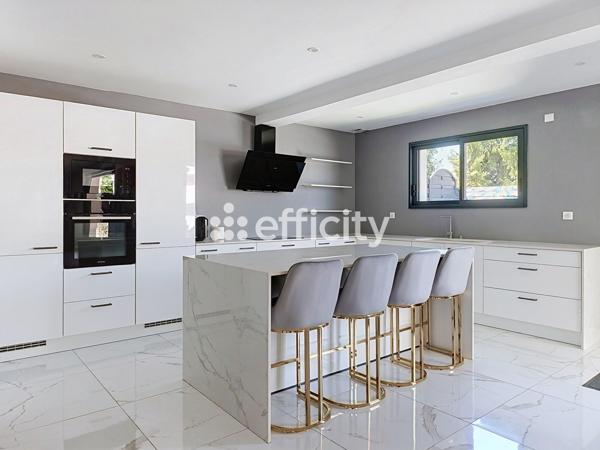 Maison
         7 pièces
        - 182 m² 480 000 € *