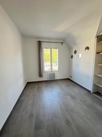 Bel appartement F2 + mezzanine d'une superficie de 56m²