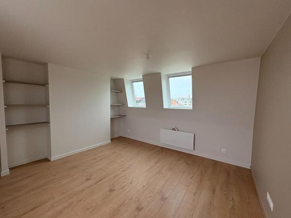 A LOUER : T2 à LILLE • • 745 € CC • Réf. G732-4