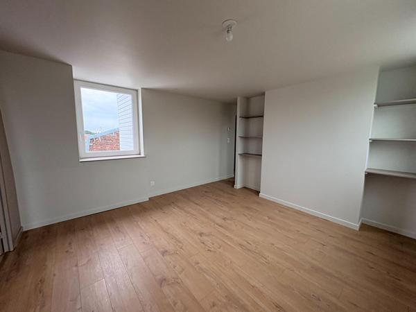 A LOUER : T2 à LILLE • • 745 € CC • Réf. G732-4