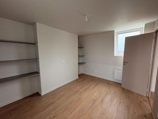 A LOUER : T2 à LILLE • • 745 € CC • Réf. G732-4