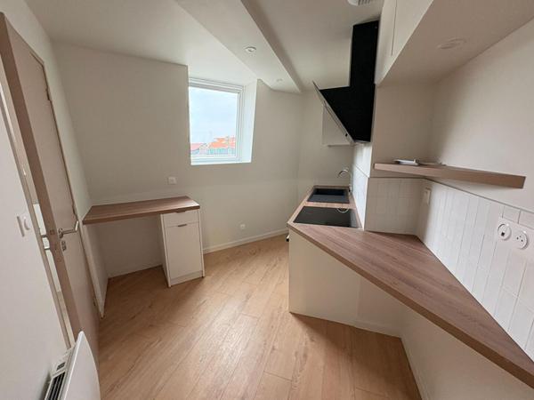A LOUER : T2 à LILLE • • 745 € CC • Réf. G732-4