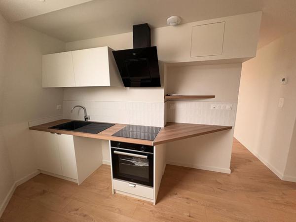 A LOUER : T2 à LILLE • • 745 € CC • Réf. G732-4