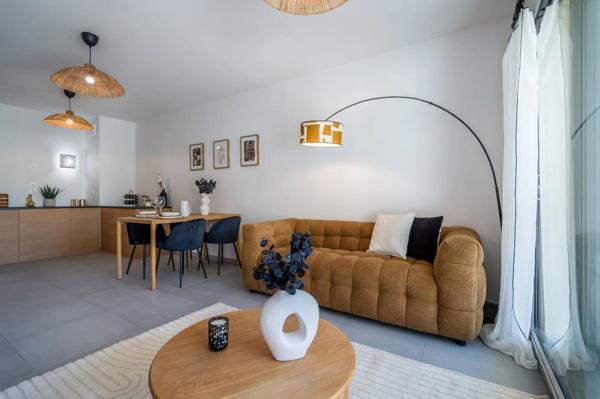 Spacieux T2 46.70 m² de standing – Lyon 4ᵉ Croix-Rousse Garage inclus