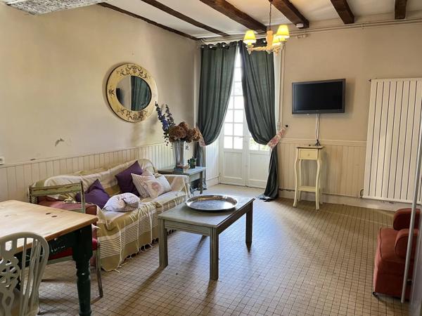 Magnifique Château avec des vues imprenables, gîte et terrain