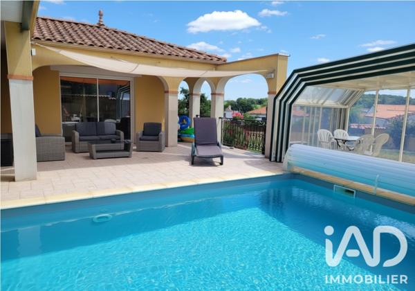Maison à vendre 15 pièces 288,42 m² Chantonnay