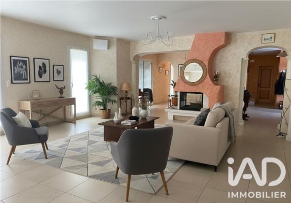 Maison à vendre 15 pièces 288,42 m² Chantonnay