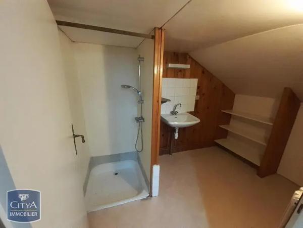 Appartement à louer 2 pièces 75.85m²