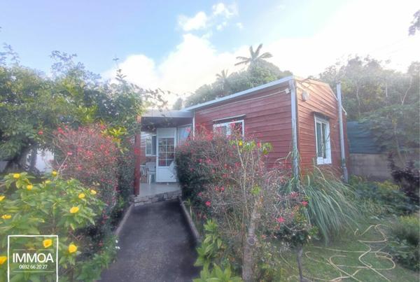 Terrain à vendre de 796 m2 vendre secteur BOURBIER les hauts Saint-Benoit 97470