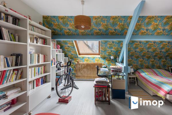 Esprit contemporain pour cette maison familiale avec 4 chambres.