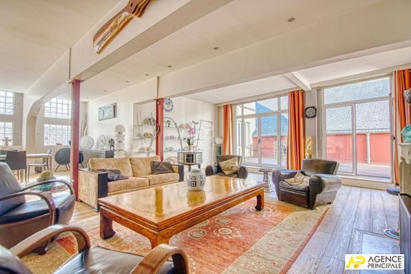 Versailles Notre-Dame les Prés - Appartement 8 pièces de 322 m² situé au 1er étage avec terrasse + 2 places de parking €2 400 000 ** - Référence 27853