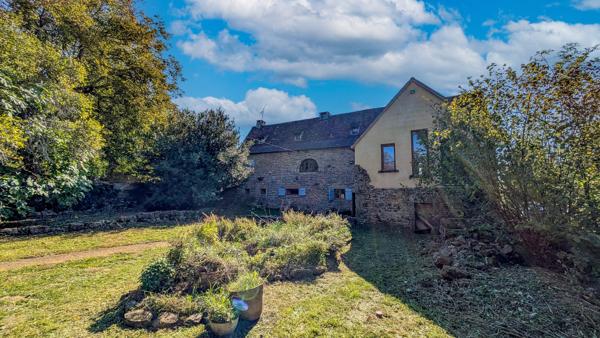 Ferme en pierre avec 6 chambres et piscine chauffée près de Gramat, Lot