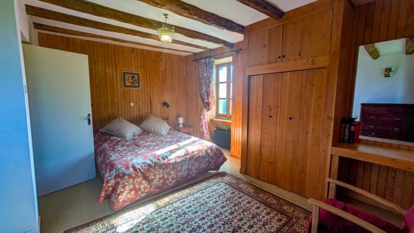 Ferme en pierre avec 6 chambres et piscine chauffée près de Gramat, Lot
