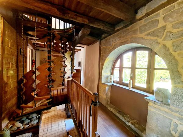 Ferme en pierre avec 6 chambres et piscine chauffée près de Gramat, Lot
