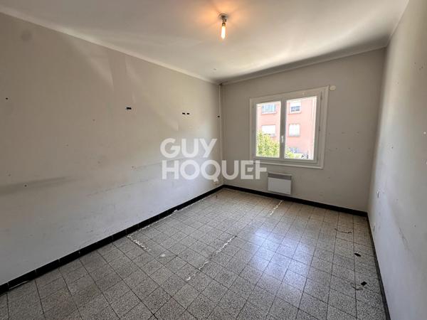 A vendre à Perpignan (66000) quartier MOYEN VERNET Maison 2 faces F5 de 112 m² avec garage et jardin.