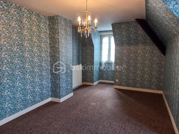 Maison traditionnelle de 316 m²