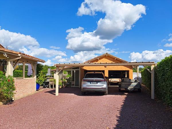 Confortable maison contemporaine au calme, 4 chambres, séjour double avec cheminée, beau parc paysagé