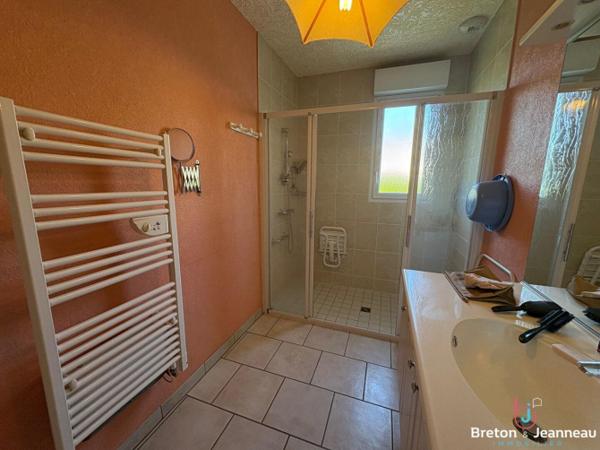 Pavillon de plain-pied à Brecé