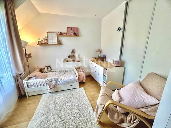 Maison familiale de 135m2 avec 5 chambres, jardin exposé sud-ouest, insert à bois, combles aménagés - Quartier des Sablons, Igny (Plateau de Saclay°