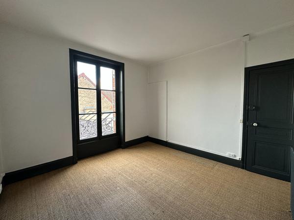 Location 1 PIECE : BUREAU (ROND POINT DE PARIS à AUXERRE)