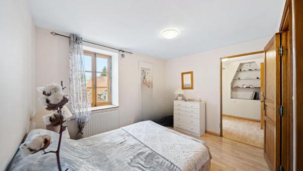 Maison en pierre rénovée à Sainte Hélène de 160 m² avec 4 chambres