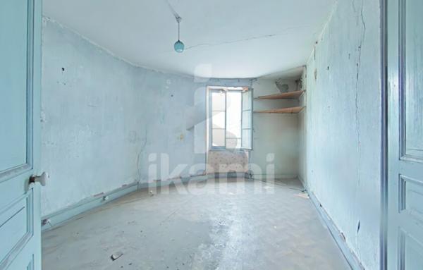 Grande maison à rénover. Grand-Aigueblanche