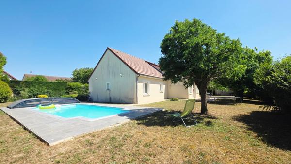 BOURGES MAISON DE 166 M² 5 CHAMBRES PISCINE GARAGE