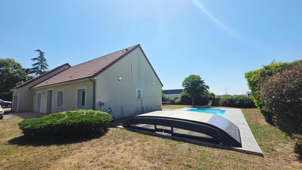BOURGES MAISON DE 166 M² 5 CHAMBRES PISCINE GARAGE