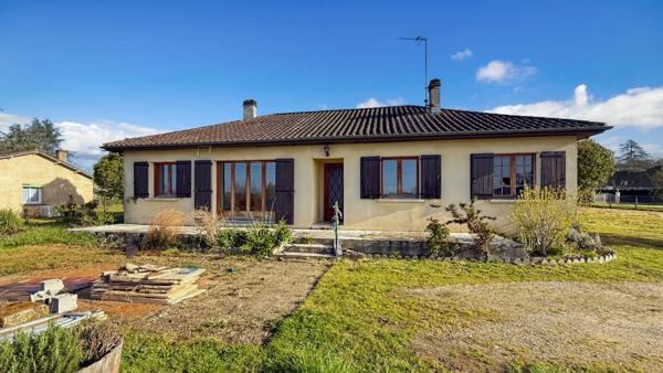 Maison plain-pied à rénover 96m2 et garages de 13 m2 et 26 m2 sur terrain 1956 m2 - 4 pièces LA FORCE (24)