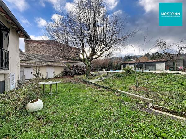 SOLEYMIEUX (42560) : Un cocon familial au coeur de Soleymieux - 263 m² habitables - 5 chambres