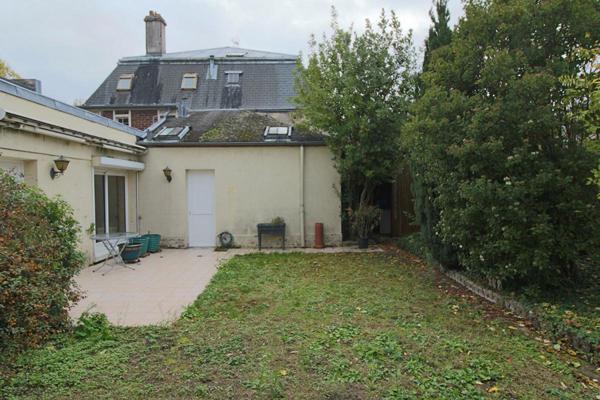 Maison de ville atypique - Charme & potentiel - Quartier prisé de Soissons