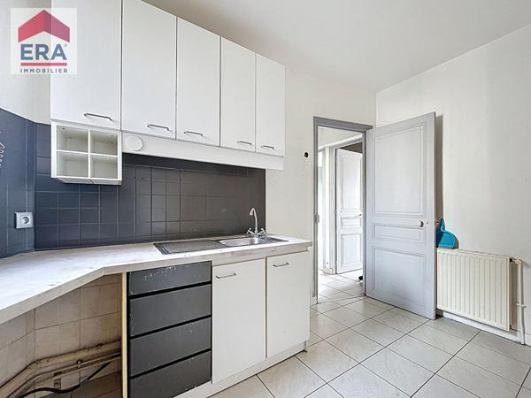 A VENDRE - 2 PIECES 41m² - M°PIERRE ET MARIE CURIE