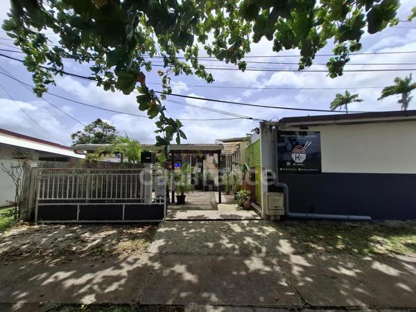 A louer - Local commercial Fort de France - Dillon