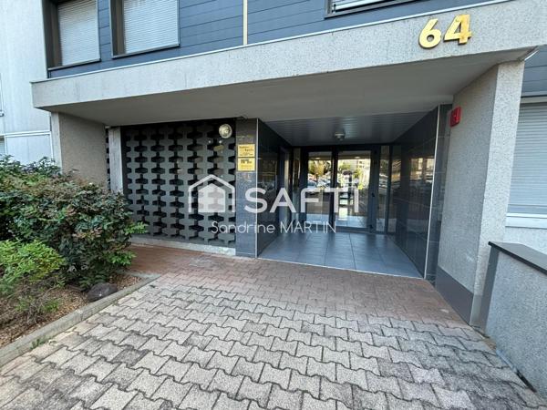 Appartement T3 meublé, 71m2 au 10ème étage/15, parking couvert et sécurisé.