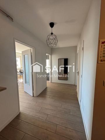 Appartement T3 meublé, 71m2 au 10ème étage/15, parking couvert et sécurisé.