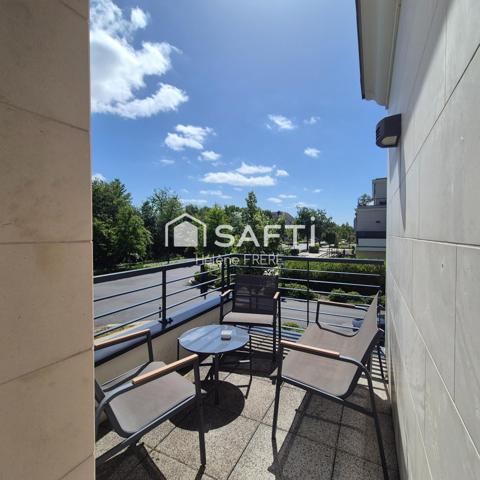 Bien placé avec une terrasse!