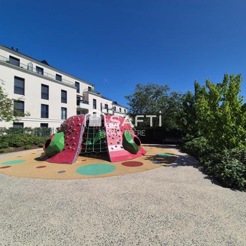 Bien placé avec une terrasse!