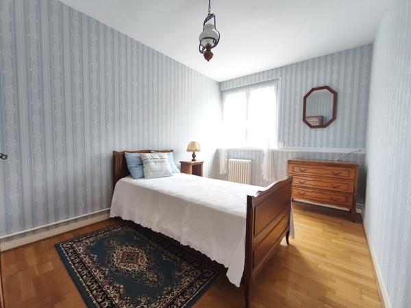 Maison lumineuse avec jardin exposé Sud – 3 chambres, garage et dépend