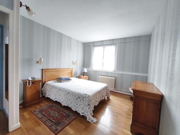 Maison lumineuse avec jardin exposé Sud – 3 chambres, garage et dépend