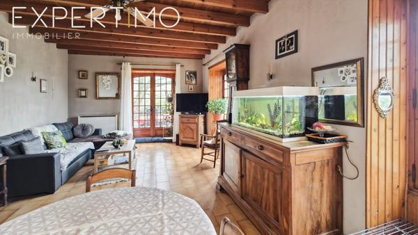 Verteillac (24320) Viager libre et un viager occupé pour cet ensemble immobilier type longère de deux logements Homme de 73 ans