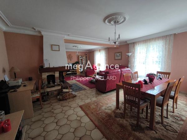 Maison à CHATEAUBRIANT, 44110 - 8 pièces 234m²