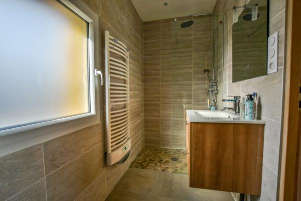 Villa 4 chambres sur 1200 m² de terrain