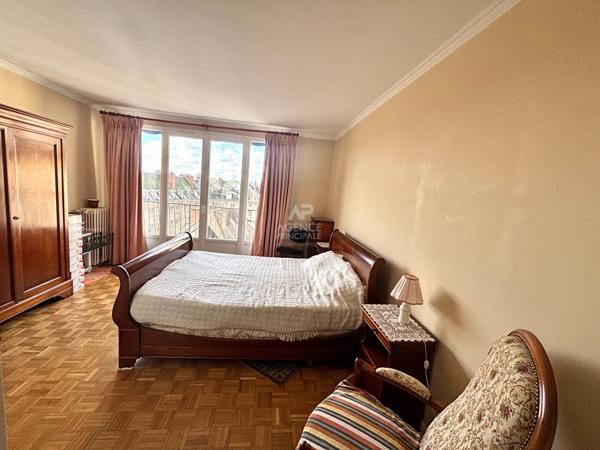 Appartement Pontoise 6 pièce(s) 119 m2 315 000 € ** - Référence 11199